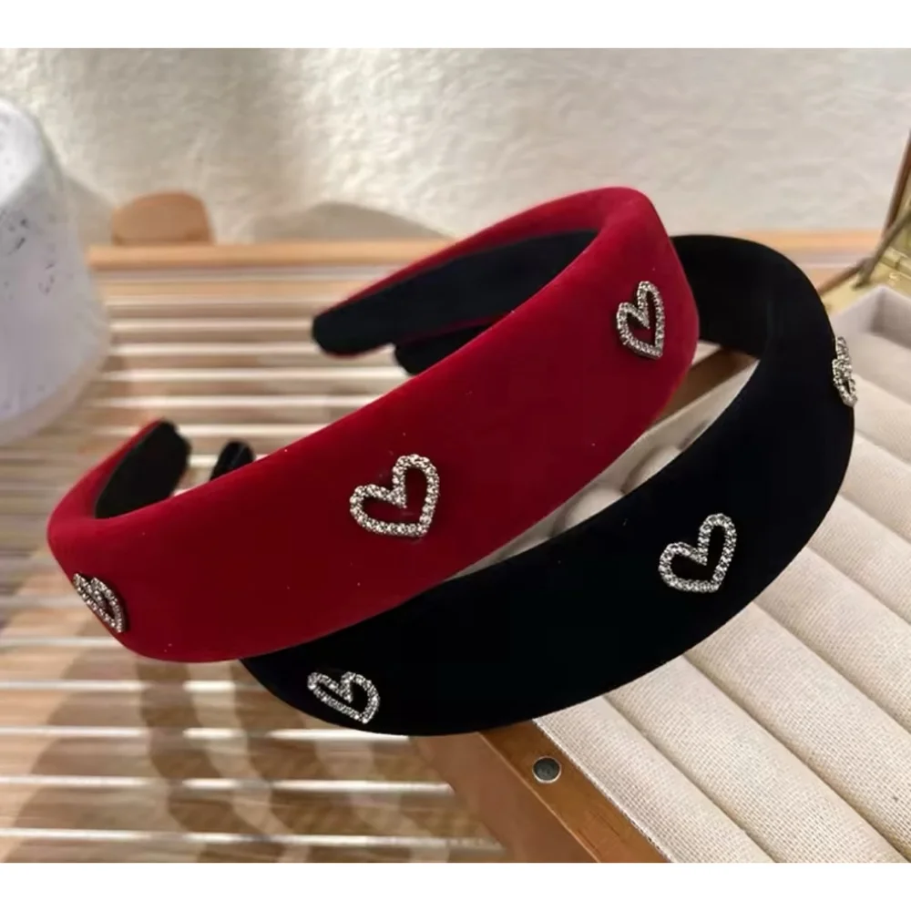 Women’s Velvet Jewel Heart‎ Headband in Black